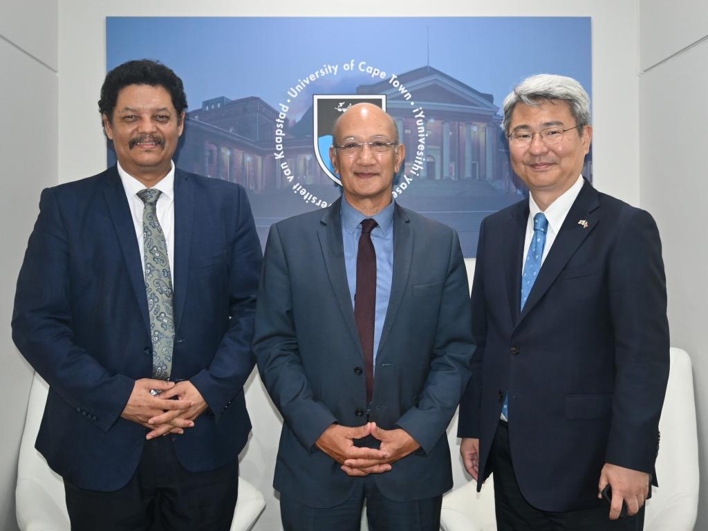 Ambassador meets with UCT VC and International Director